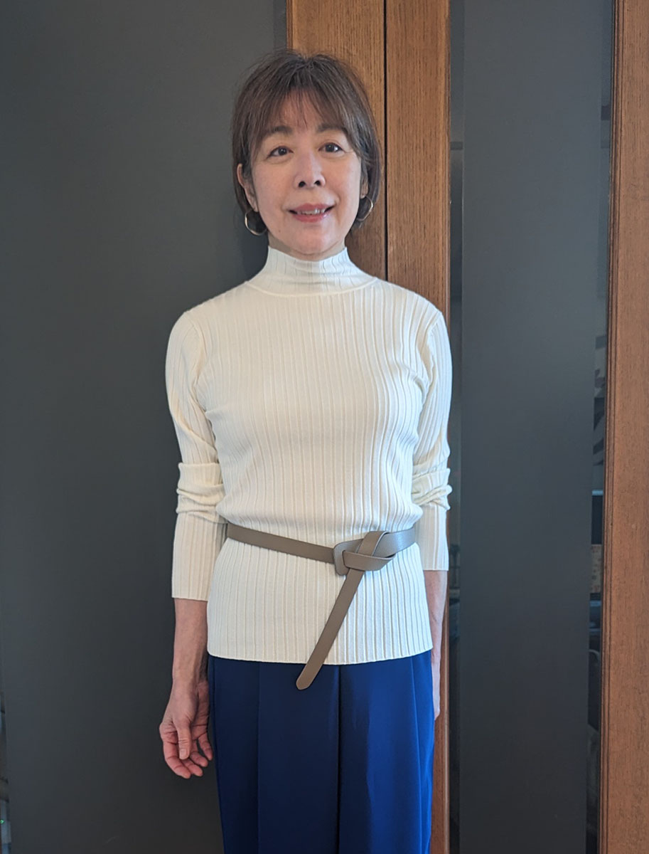 ベージュのベルト