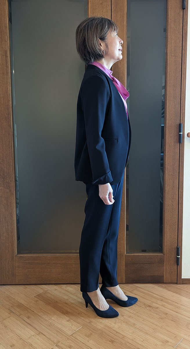 センタープレスパンツとのコーデ