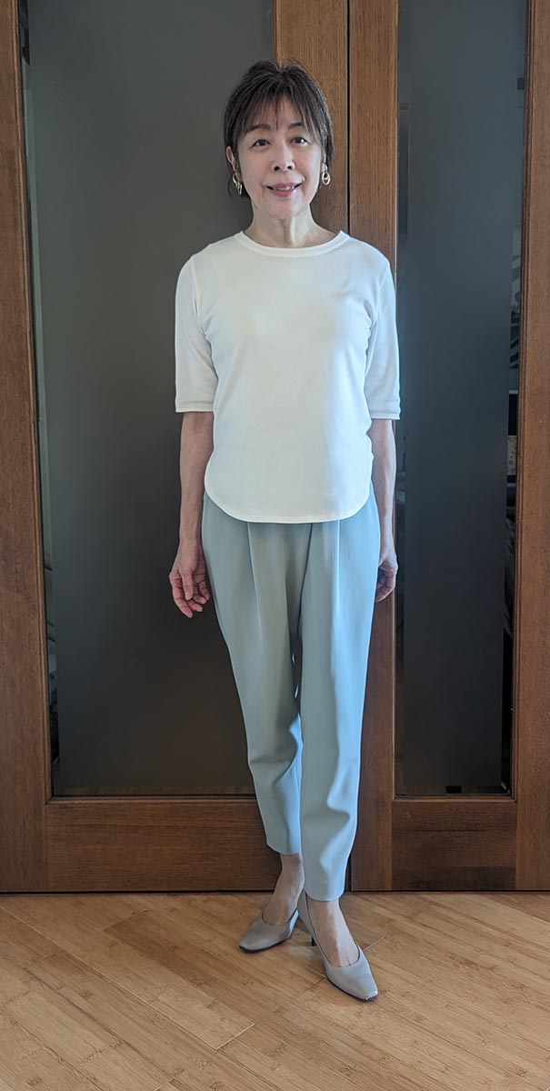 5分袖ニットソーとタックパンツ