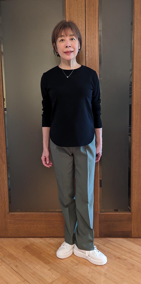 ソフトオックスセンタープレスストレートパンツとのコーデ