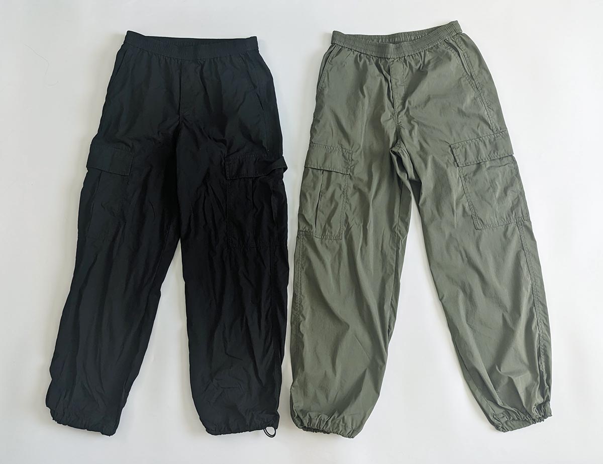 ブラックとカーキ