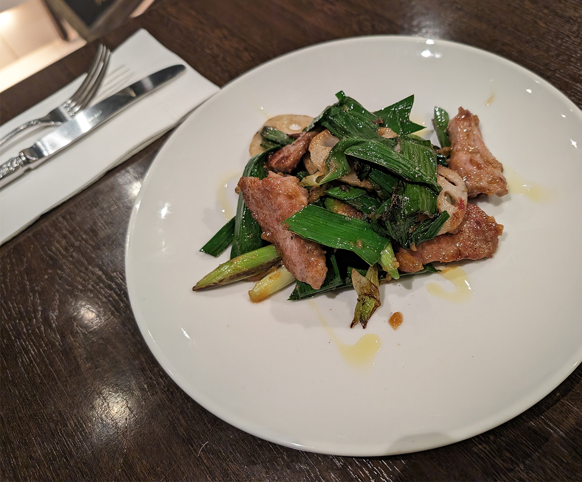 葉ニンニクと豚肉のソテー