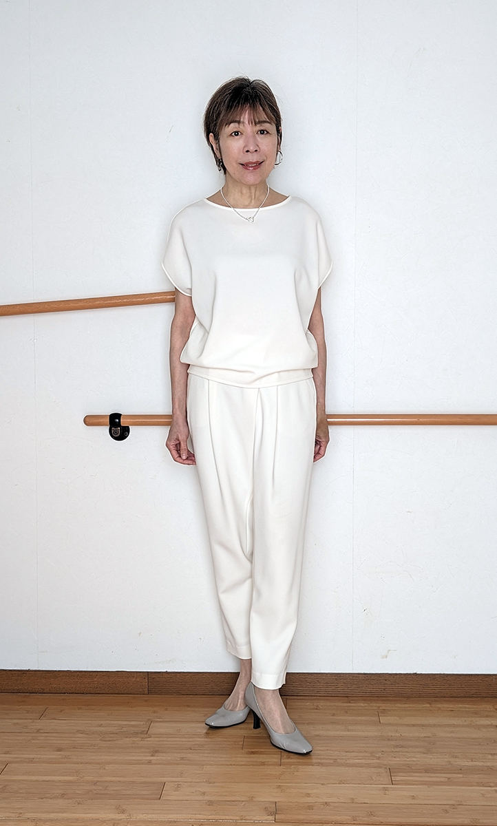 オール白コーデ