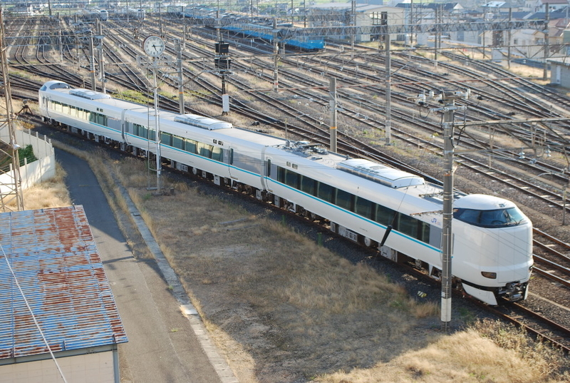 103系 J410編成 (日根野電車区所属) - 海峡を越えた先には