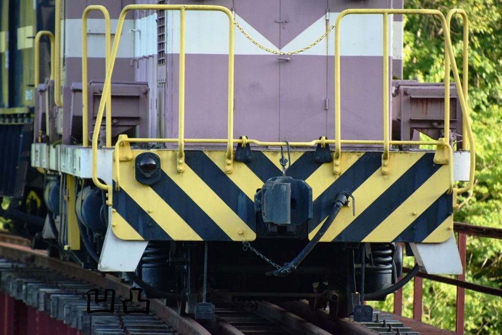 三井芦別鉄道DD501&セキ3820 芦別市炭山川橋梁 - 凹凸プラ陳列館