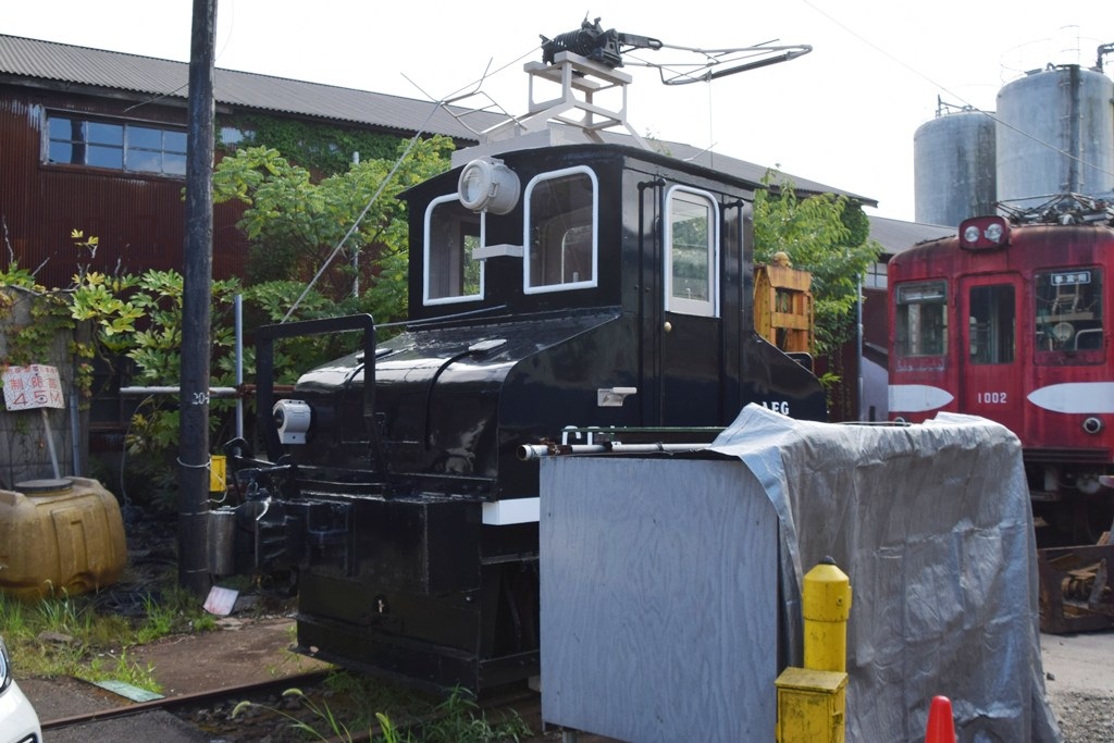 銚子電鉄デキ3・デハ1002 仲ノ町車庫 - 凹凸プラ陳列館