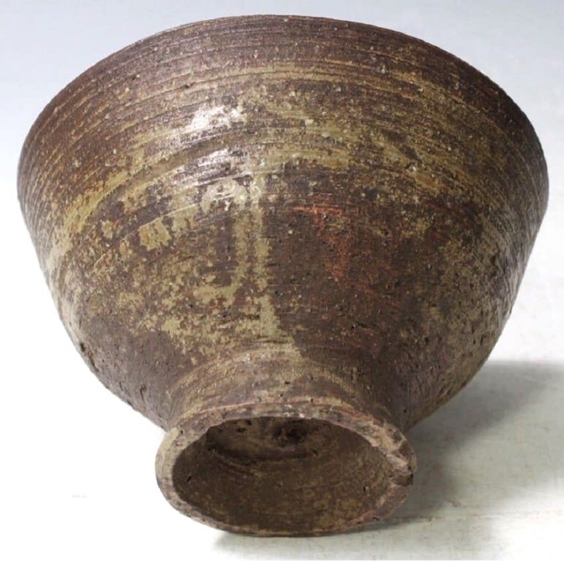 普段使いの茶碗 釘彫伊羅保茶碗 - 夜噺骨董談義