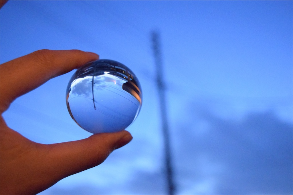 Instagramでも話題！「水晶玉」を使っておしゃれな写真を撮影しよう 