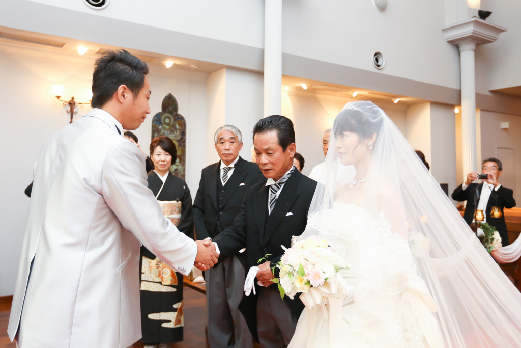 バージンロード　親から花婿へ