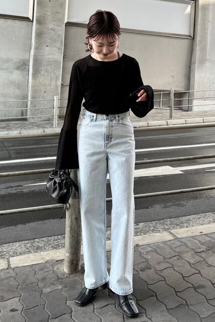 デニムの女性