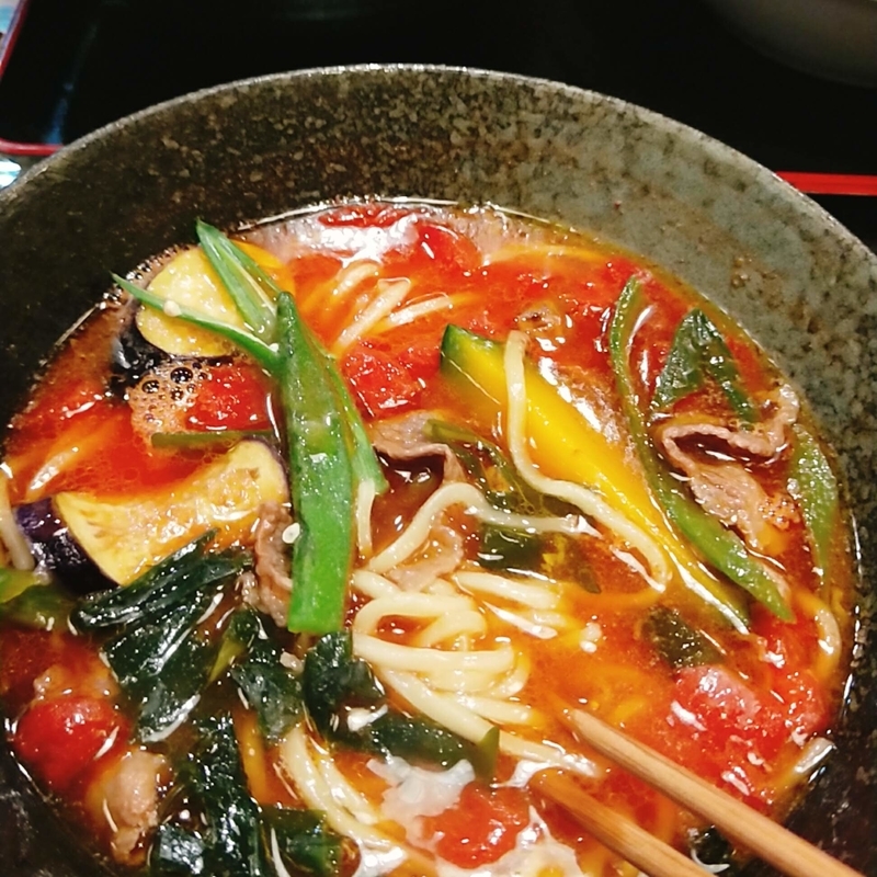 上野市駅まえにある九菴という名前のうどん屋のアルカンタラ