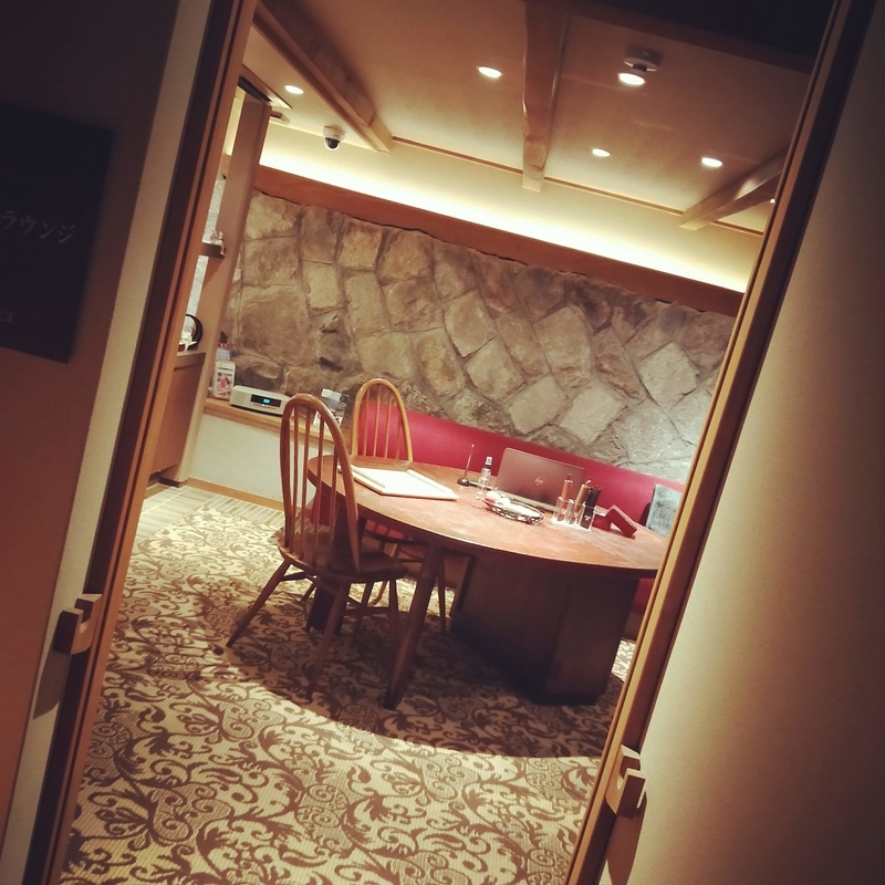 八坂ゆとねのライブラリーラウンジ