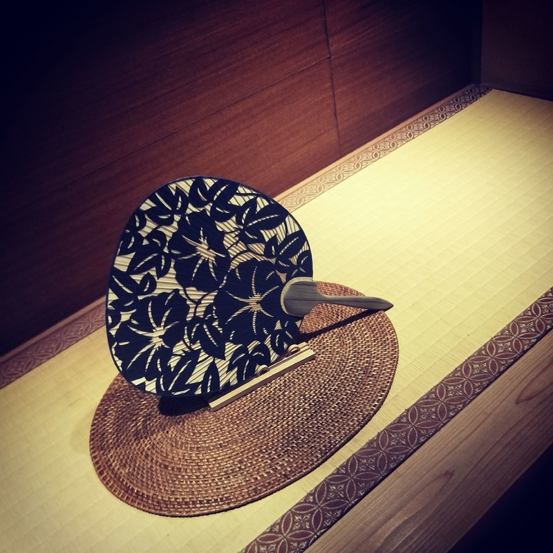 八坂ゆとねのうちわの装飾