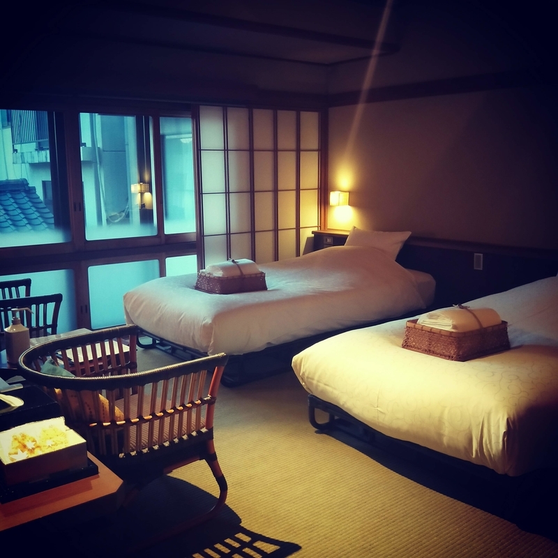 八坂ゆとねの群青という名前の部屋の様子