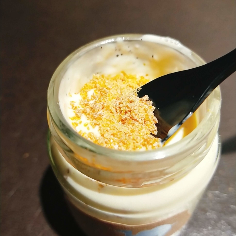 鳥取砂丘の近くにあるTotto PURINという砂プリンを販売しているお店の砂カラメル