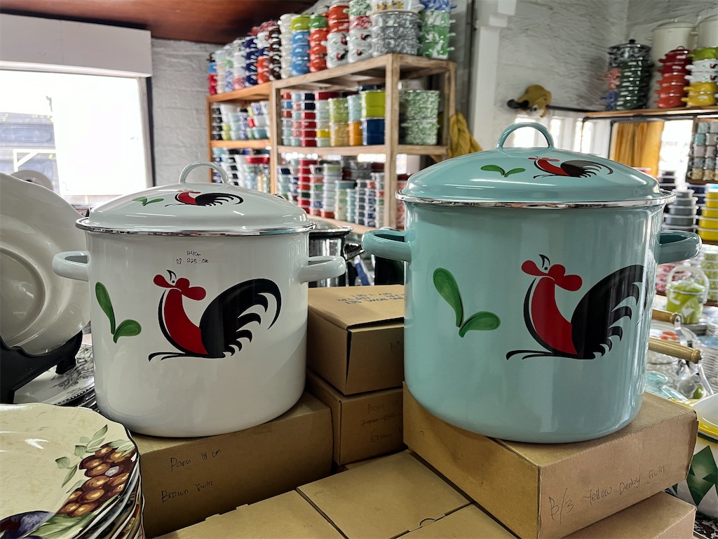 バリ島｜スミニャック】UD.NURIAHでホーロー食器を買う - たびトンビ