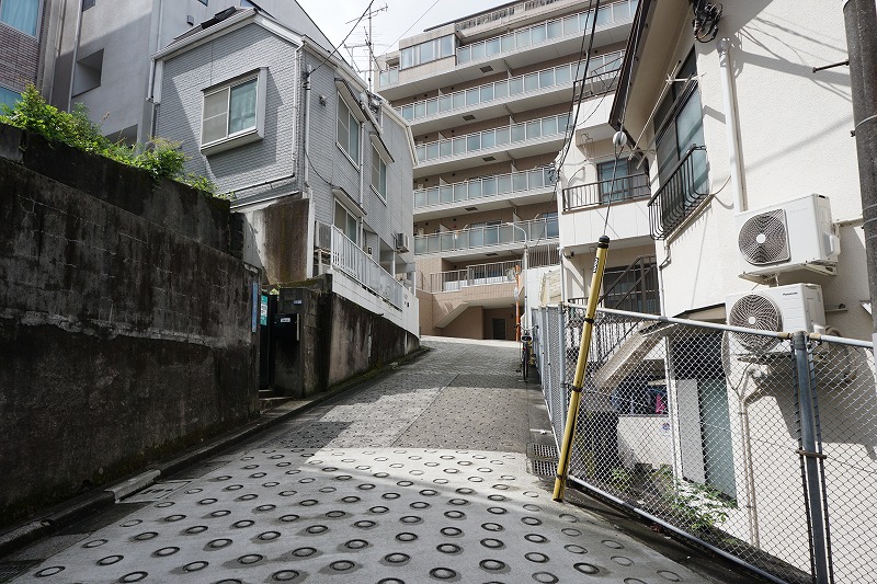 09 07 白金散歩 01 恵比寿駅 恵比寿ビール坂商店会 伊達坂 伊達児童遊園地 中華人民共和国中日日本大使館別館 首都高速2号目黒線高架 Ovanの社会科見学
