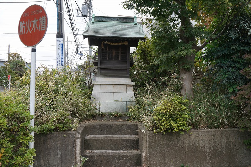 11 12 上石神井散歩 07 稲荷神社 社 上石神井北口駅前通り伸栄会 もて茄子や 上石神井駅 西武新宿線踏切 下石神井御嶽神社 Ovanの社会科見学