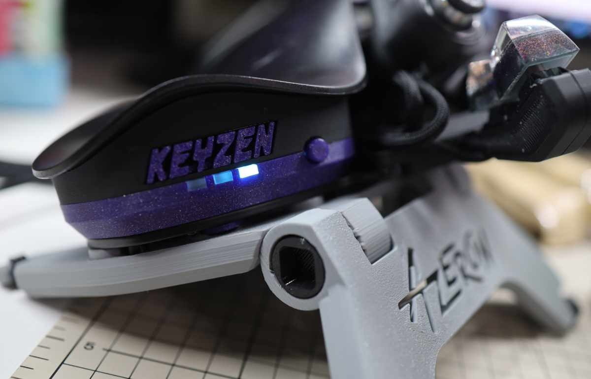 Azeron Keyzenがカッコいい文鎮になったので直す話 - 圧倒的成長記録