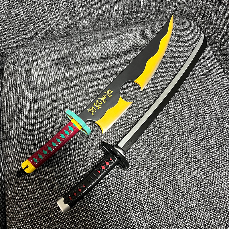 宇髄天元 日輪刀 美品 鬼滅の刃』音柱・宇髄天元の日輪刀が1/1サイズでド派手に立体化