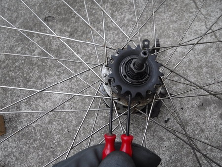 通勤自転車のスプロケット交換 - Oyajisculler's blog