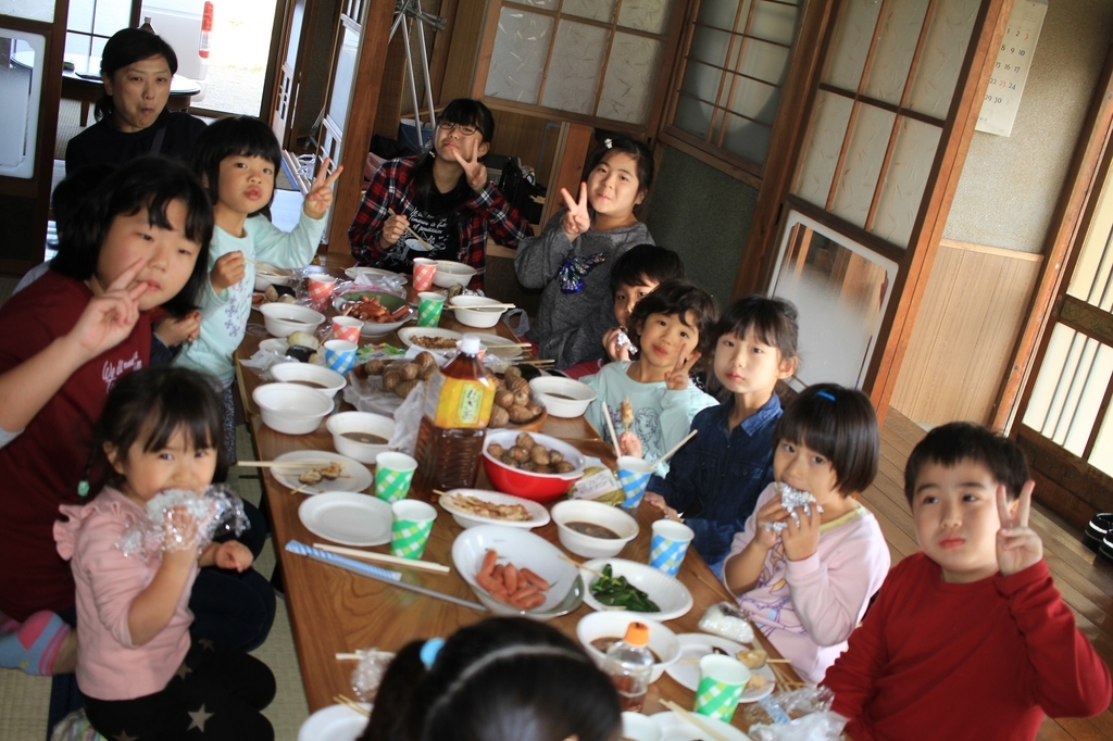 大勢で食卓を囲むだけで、大人も子どももテンションは高め