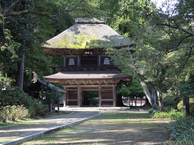 広徳寺の山門