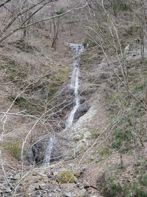 瀬戸千段の滝、下流は三段の滝と呼ばれる
