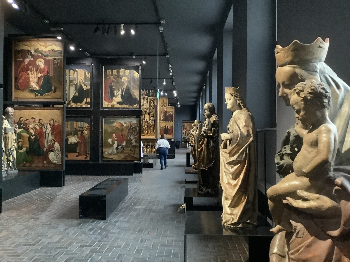 10月28日のブログ「ワルシャワにてショパンゆかりの地を訪問，国立