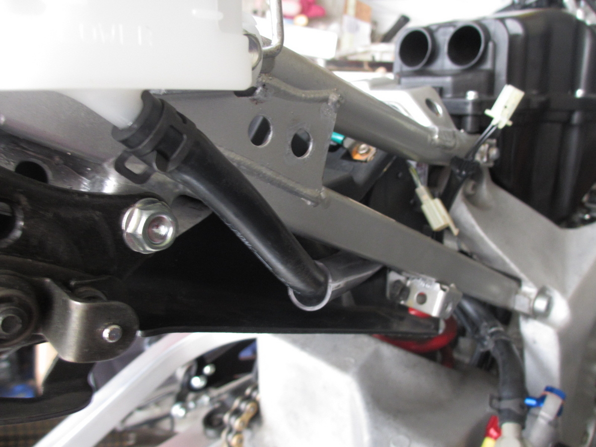NSR250R 純正チャンバーステー 公式通販 純正部品 サイレンサースペー