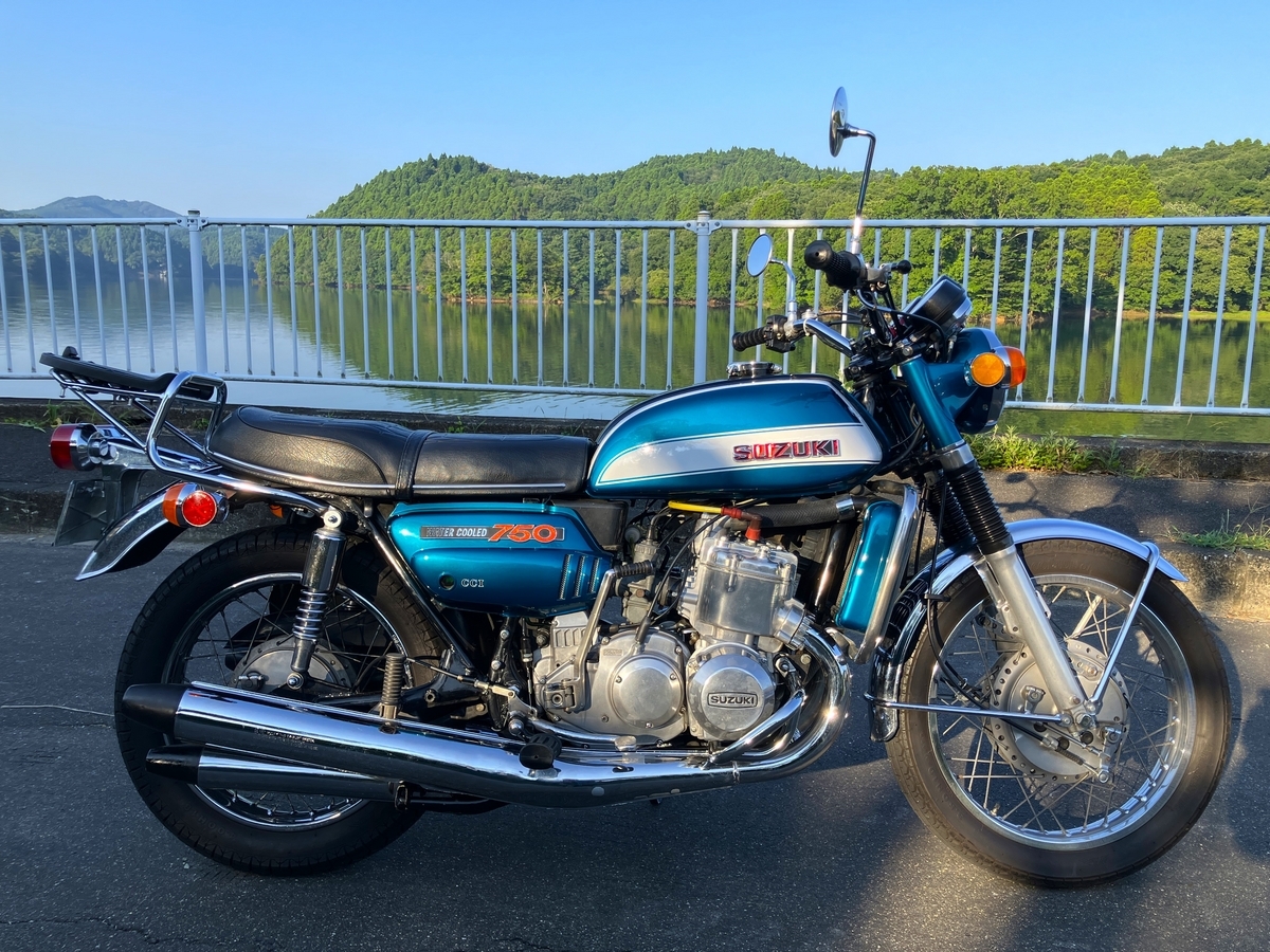 エメグリ５５５です 漆黒とエメラルドグリーンに染められ‥の巻 - GSX-RときどきNSR