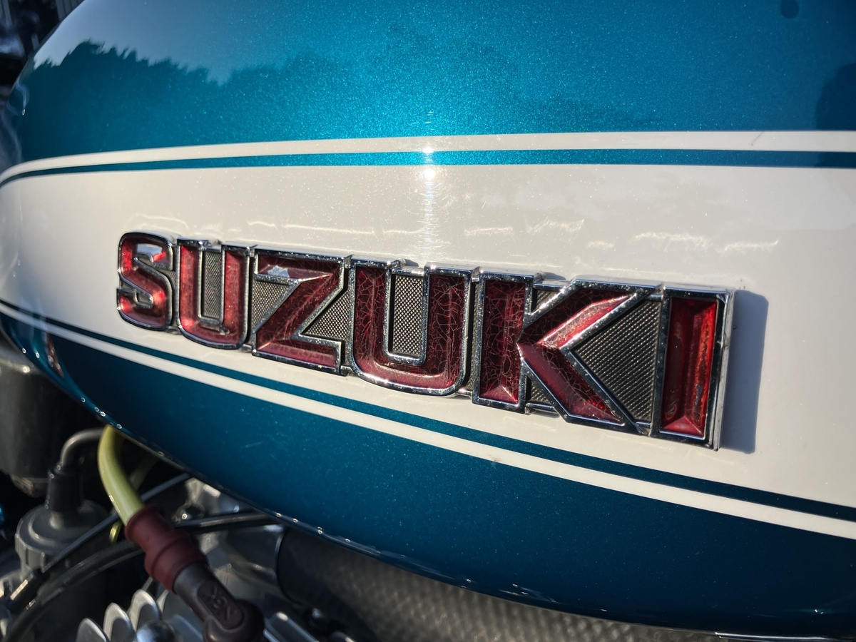 漆黒とエメラルドグリーンに染められ‥の巻 - GSX-RときどきNSR