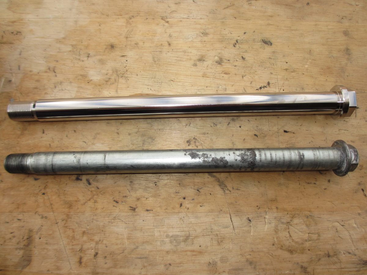 MC21 アクスル 中空クロモリアクスルシャフト 【 フロント用 】 MC21・28