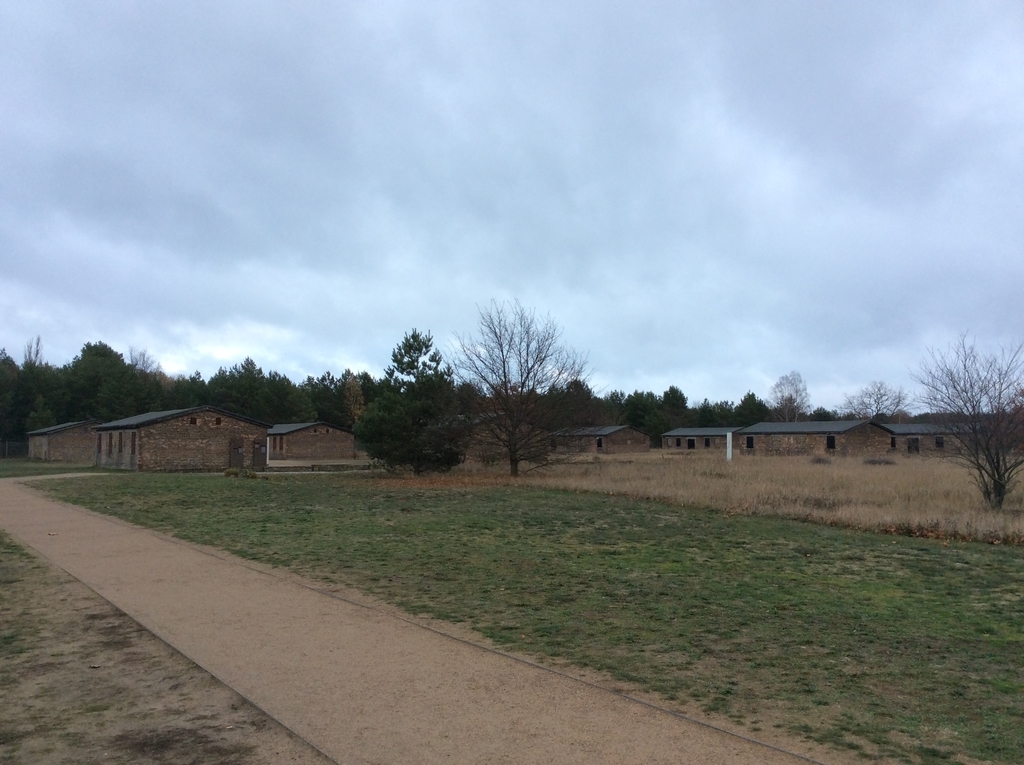 べルリンへ ザクセンハウゼン強制収容所 後編 今日のパリ 今日のパン（パリのオジサン）