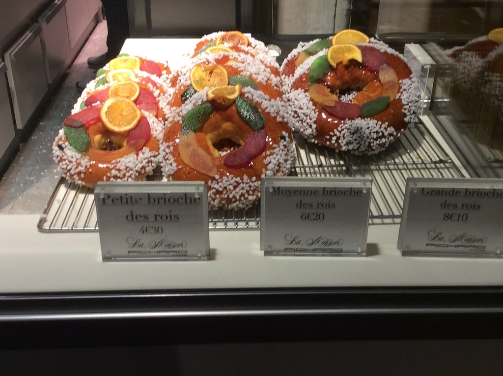 1月日 19 ブリオッシュ デ ロワ 今日のパリ 今日のパン パリのオジサン