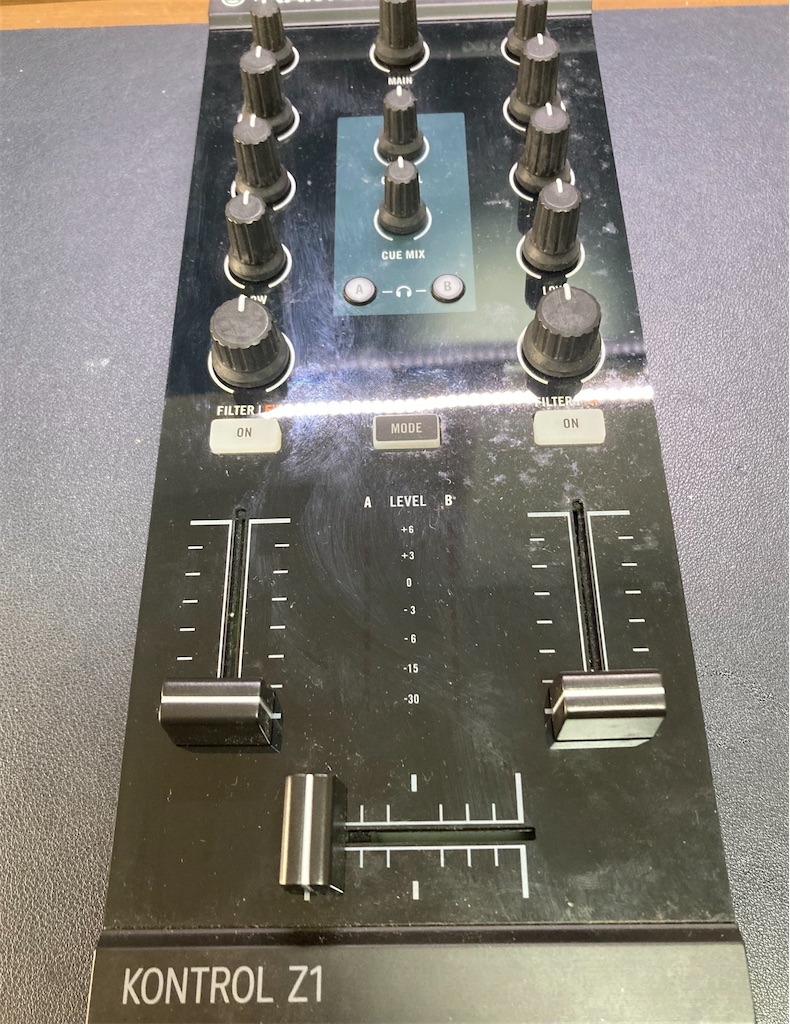 TRAKTOR KONTROL Z1 AC不要モデル TRAKTOR KONTROL Z1 AC不要モデル(Traktor Kontrol Z1 Mixer