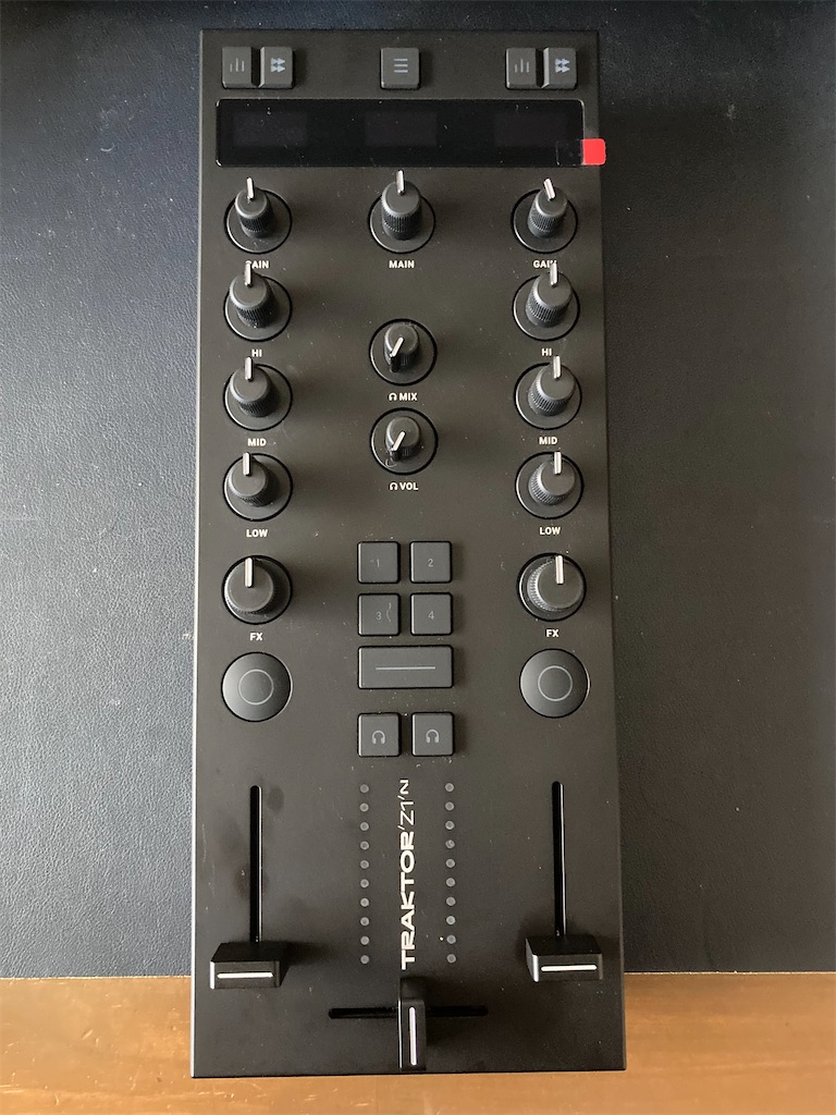 Traktor Z1 MK2を購入したぜ! - 東京生まれHOUSE MUSIC育ち Traktor Z1 MK2を購入したぜ! - 東京生まれHOUSE MUSIC育ち