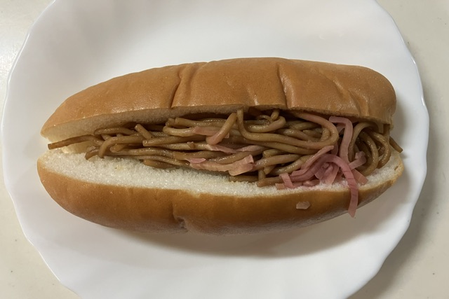 伊藤製パンの焼きそばパンのレビュー - パン、PAN、ぱあぁん！