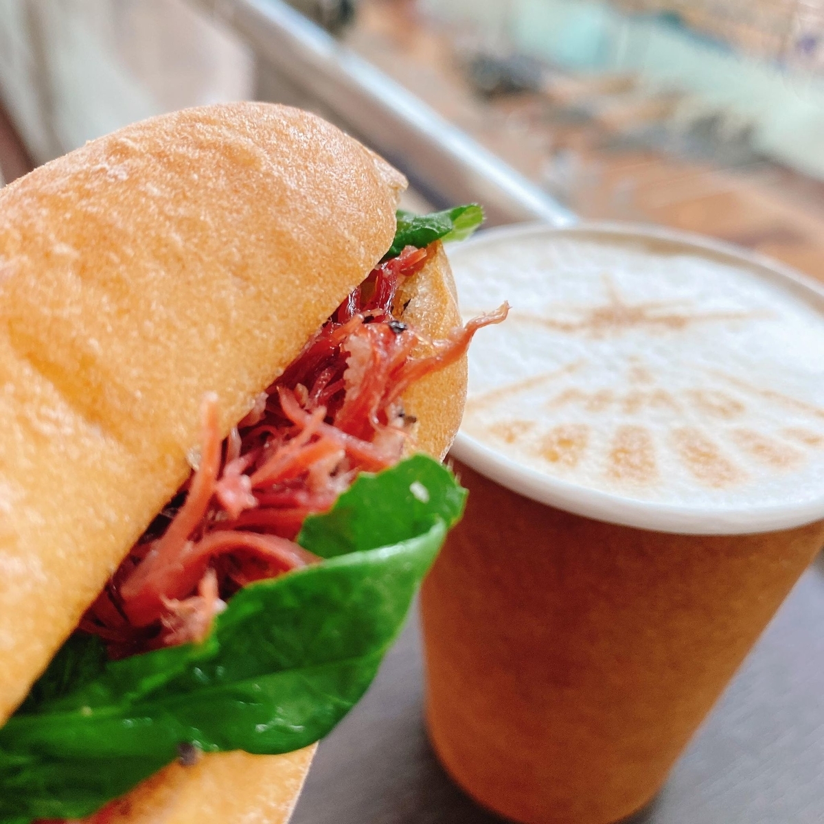 羽田空港マニア 千駄木腰塚のコンビーフ カスクルート Beer Cafe 第2ターミナル 旅するパンマニア 片山智香子 羽田空港マニア 千駄木腰塚のコンビーフ カスクルート Beer Cafe 第2ターミナル 旅するパンマニア 片山智香子