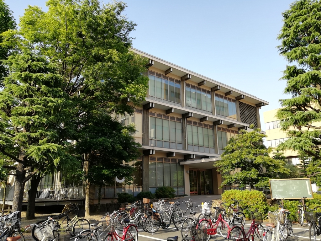 岡山大学鹿田キャンパス　図書館1階　ラーニングコモンズ