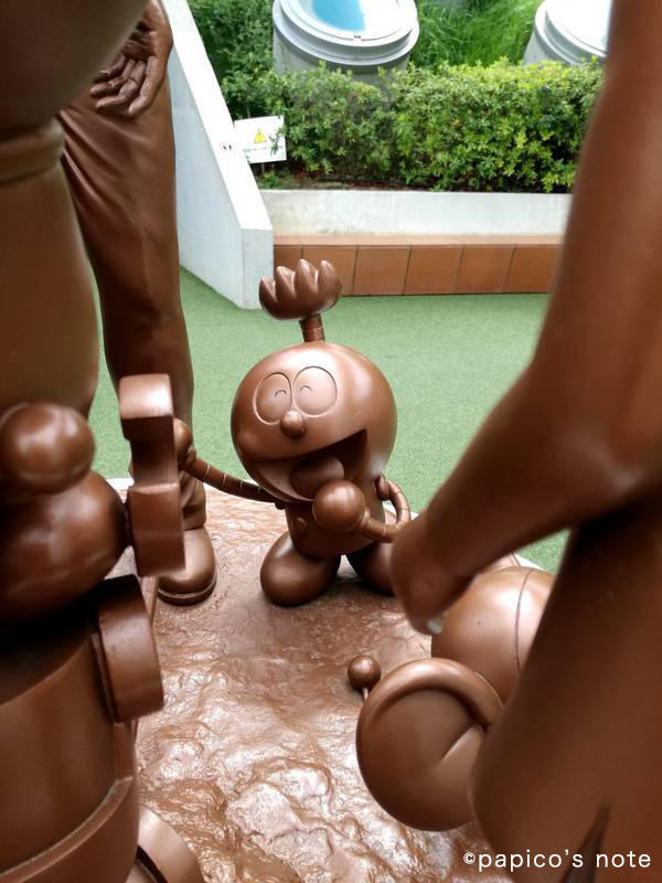 藤子不二雄ミュージアム　コロ助銅像