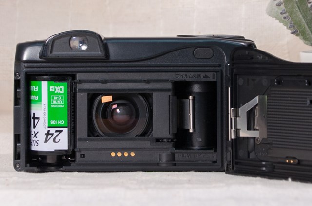 コニカ（Konica）パノラマズーム　ブラック KONICA PANORAMA ZOOMの使い方♪ - 〔BLOG〕パピオカメラ│フィルム