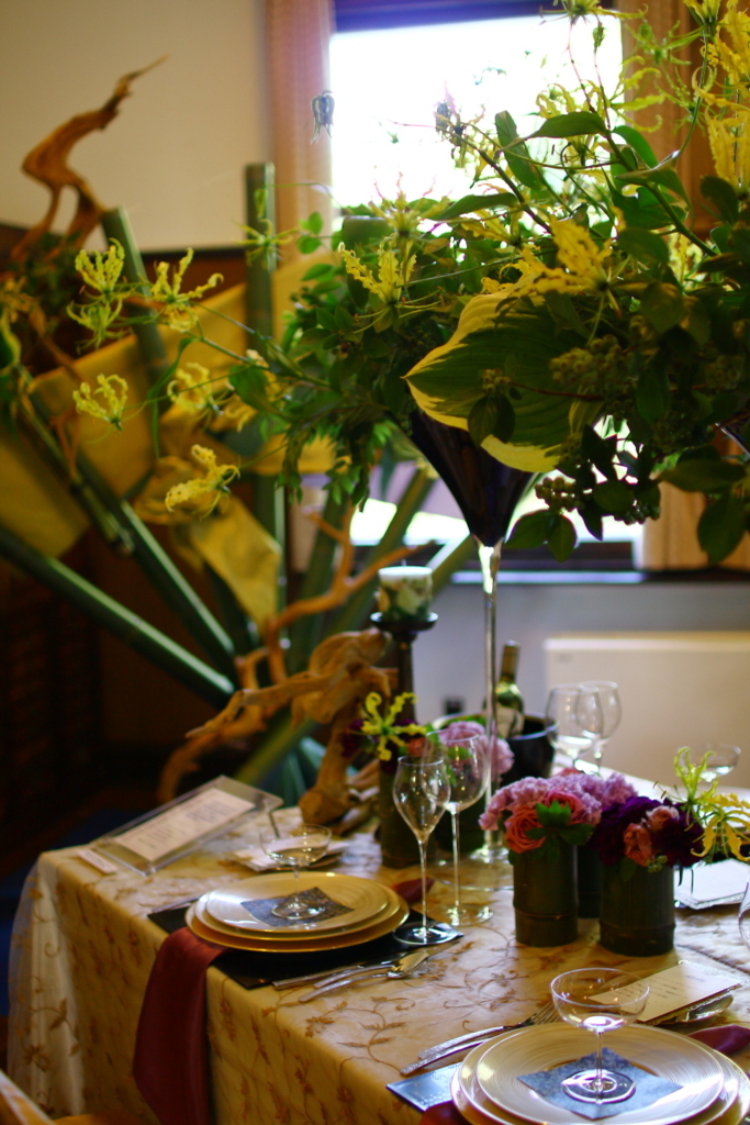 横浜山手西洋館 花と器のハーモニー2018 エリスマン邸の志穂美悦子さんのフラワーアレンジメント