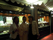 091008カンヌ宝石店2.jpg