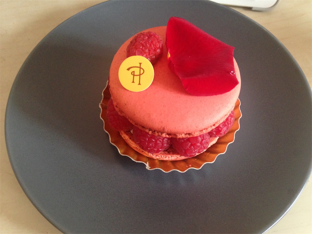 マカロンで有名なピエールエルメの隠れた名品 イスパハンのクロワッサンを求めて奔走した話 小豆のせらび 日本とパリと 美味しいものと マカロンで有名なピエールエルメの隠れた名品 イスパハンのクロワッサンを求めて奔走した話 小豆のせらび 日本とパリと 美味しいものと