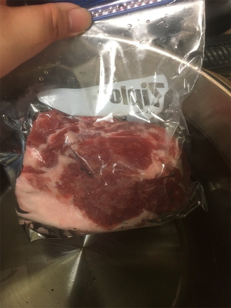 Anovaで24時間低温調理した塩豚 酒と飯