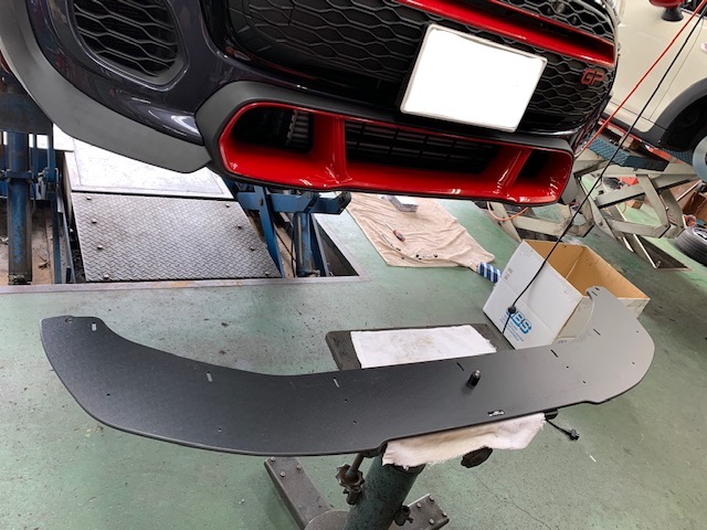 フォグランプアクセサリー 日産用 フロントフォグランプフレーム バンパーグリルカバー トリムプロテクター 車のフォググリル 日産用 フロントフォグランプフレーム  バンパーグリルカバー トリムプロテクター スペーシアカスタム パーツ スペーシアカスタムmk53s mk53s ... 車のフォグランプグリル と互換性のある日産 セレナ C28 2023 フロントバンパーグリル用フォグランプカバー