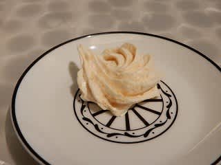 【閉店】 Café Dior by Pierre Hermé (カフェ ディオール バイ ピエール エルメ) `バシュラン フレーズ エ ピス ...