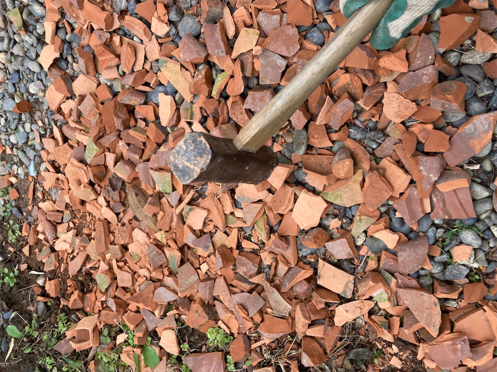 鉢割れ 根が張りすぎて割れた鉢・・・ : For Happy Days