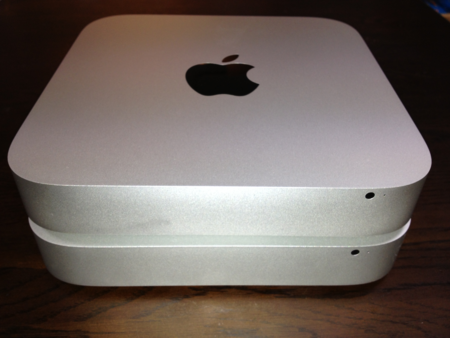 Mac mini Late 2011/2012を重ねた様子